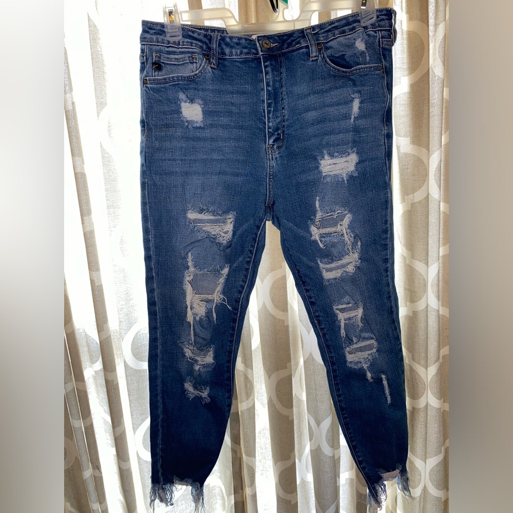 Women’s Size 31 Kan-Can Distressed Boyfriend Jean